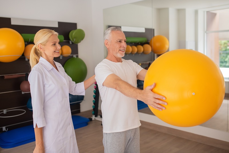 piłka rehabilitacyjna
